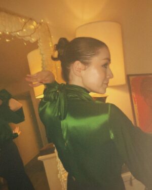 Sarah Bolger Instagram - When it doubt, put a bow on it! 🎀