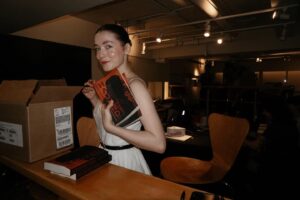 Sarah Bolger Instagram - Signing our hearts out today for #HauntedReels. You can order your copy now!!! 🖊️🖋️ @fantasiafestival