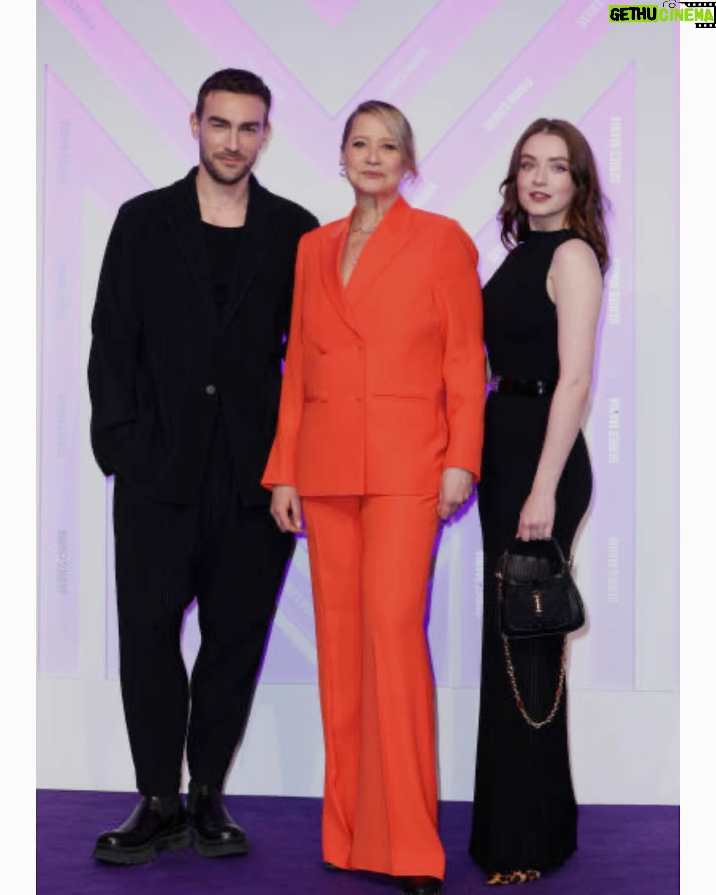 Sarah Bolger Instagram - I have never been so grateful to a group of people who are talented, kind and so much damn fun. Proud to be here in competition at @seriesmania. Thank you @yan_england, @artefr, Bruno Nahon, Olivier Glass, André Gulluni and thanks to the best cast anyone could have asked for. #REAMTCH. Coming soon.