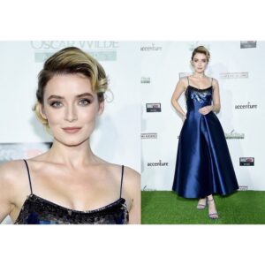 Sarah Bolger Instagram - My kind of night, at my favorite event of the year. Thank you @theiacouture @dononeilldesign @mattshair @jennakristina. 💚 
Oscar Wilde Awards 2019