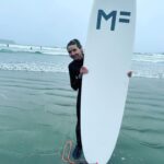 Sarah Chalke Instagram - Trying out my birthday present 🏄‍♀️