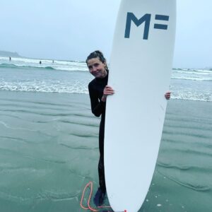 Sarah Chalke Instagram - Trying out my birthday present 🏄‍♀️