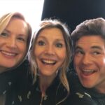 Sarah Chalke Instagram - Usually at this time of year, we’d be at @bigslickkc to raise money for @childrensmercy hospital. (As you can see from the first picture I don’t know how “sports” work.) Go to bigslickkc.org for more info on tonight’s virtual event!