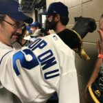 Sarah Chalke Instagram - Usually at this time of year, we’d be at @bigslickkc to raise money for @childrensmercy hospital. (As you can see from the first picture I don’t know how “sports” work.) Go to bigslickkc.org for more info on tonight’s virtual event!