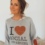 Sarah Chalke Instagram - @christabmiller thank you for my sweatshirt! ❤️❤️❤️