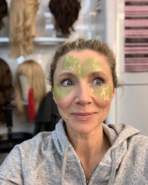 Sarah Chalke Instagram - So we had the best, most creative, talented hair and makeup team on this show. Kate and Heather…and the entire department, thank you for making the 5am’s so fun. #FireflyLane @netflix