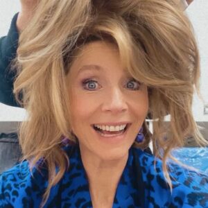 Sarah Chalke Instagram - So we had the best, most creative, talented hair and makeup team on this show. Kate and Heather…and the entire department, thank you for making the 5am’s so fun. #FireflyLane @netflix
