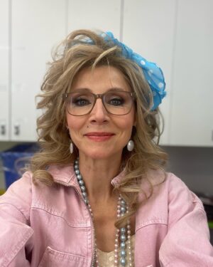Sarah Chalke Instagram - So we had the best, most creative, talented hair and makeup team on this show. Kate and Heather…and the entire department, thank you for making the 5am’s so fun. #FireflyLane @netflix
