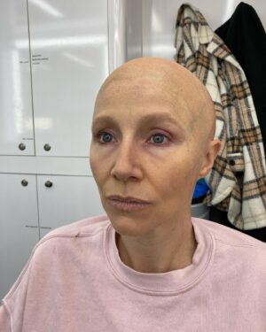 Sarah Chalke Instagram - So we had the best, most creative, talented hair and makeup team on this show. Kate and Heather…and the entire department, thank you for making the 5am’s so fun. #FireflyLane @netflix