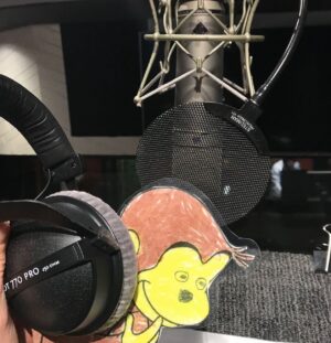 Sarah Chalke Instagram - For my niece’s school project, she had to mail George to me and we had to go on some adventures together. He loved skiing, we got an ear pierce, (his first, my second) went to Radio City Music Hall, he came to work with me, loved New York pretzels…you can visit anytime George.