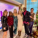 Sarah Chalke Instagram – Thanks so much for having me! @thetalkcbs @amandakloots @akbar_gbaja @sherylunderwood @nataliemoralestv @mrjerryoc @netflix #fireflylane ❤️