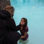 Sarah Chalke Instagram - STUNT performers are amazing. I always realize I’m still not breathing about a minute after the stunt is done. Here are some pics of the scene where I push @indiadebeaufort in the pool, video of the stunt performers falling in, India and i warming up in between in an inflatable hot tub, tea in the pool…❤️ @netflix #fireflylane incredible brave amazing stunt performers @andrea.m.ross @tamaradaroshin