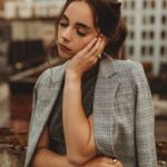 Sarah Desjardins Instagram - Acting like I know what it means to be mysterious and not divulge my entire life story upon “hello.”