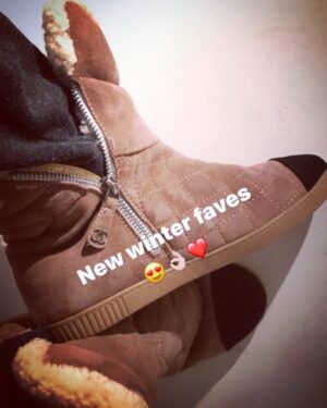 Sarah Harding Instagram - Honey it's gettin #cold outside...😌❤️👌🏼#love #autumn #comfies #warm  #chanel #trends #perfect #happy #footwear #shoes #obsessed 😌😘