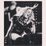 Sarah Harding Instagram - Love this pic...thanks @sarahcherylx 😘😘 #leeds #pride 🌈❤️