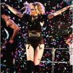Sarah Harding Instagram - #Leeds #pride #lovewins #loveislove 🌈✌🏻️💋❤️