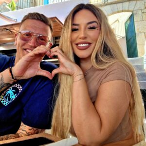 Sarah Machet Instagram - Ces 2 jours en amoureux, mon coeur les réclamait ✨️🫶

#happy #couple #momanddad #mallorca #españa #love #instagood