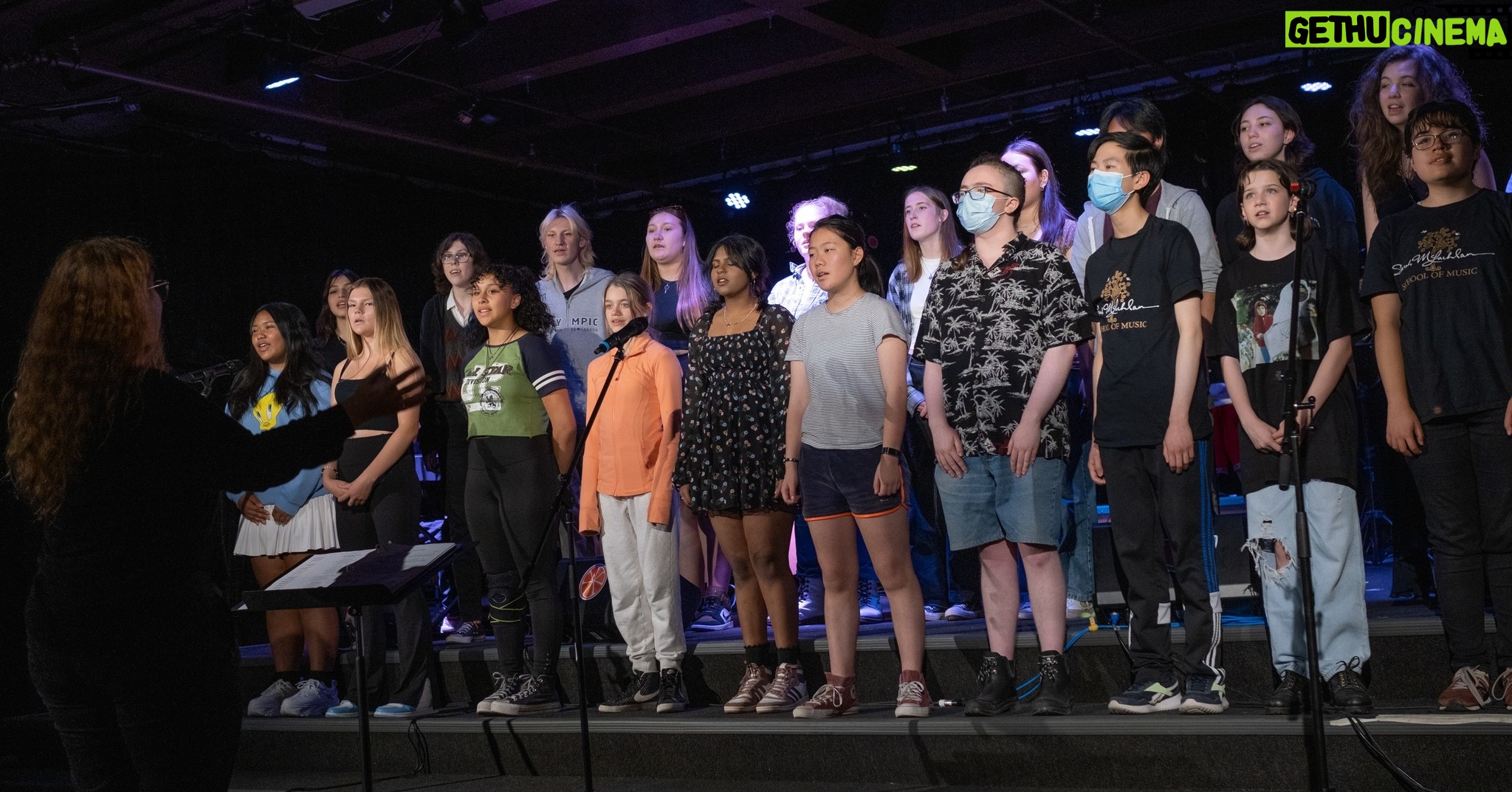 Sarah McLachlan Instagram - #respot Sharing these beautiful 2023 moments from the @sarahschoolofmusic. XoS 1. AHSIA, an alumni and instructor, performing at our fundraising event 2. Singing the National Anthem at a Canucks game with the Senior Musical Theatre class 3. BTS photo of our students at our Winter Concert Celebration 4. Surrey Guitar class with Alan 5. Announcing that MacEwan University is becoming our host space for our Edmonton Programs! 6. Our first-ever Alumni performance at @redgateartssociety 7. Year End Concert! 8. Our Jazz band performing at @guiltandco 9. Our first HIVE Friday with our songwriting class 10. Another Year End concert! Thank you for being part of our 2023! ❤️ #SoM #findyourvoice