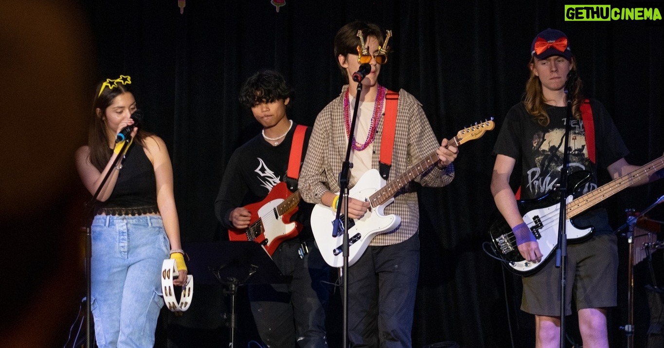 Sarah McLachlan Instagram - #respot Sharing these beautiful 2023 moments from the @sarahschoolofmusic. XoS 1. AHSIA, an alumni and instructor, performing at our fundraising event 2. Singing the National Anthem at a Canucks game with the Senior Musical Theatre class 3. BTS photo of our students at our Winter Concert Celebration 4. Surrey Guitar class with Alan 5. Announcing that MacEwan University is becoming our host space for our Edmonton Programs! 6. Our first-ever Alumni performance at @redgateartssociety 7. Year End Concert! 8. Our Jazz band performing at @guiltandco 9. Our first HIVE Friday with our songwriting class 10. Another Year End concert! Thank you for being part of our 2023! ❤️ #SoM #findyourvoice