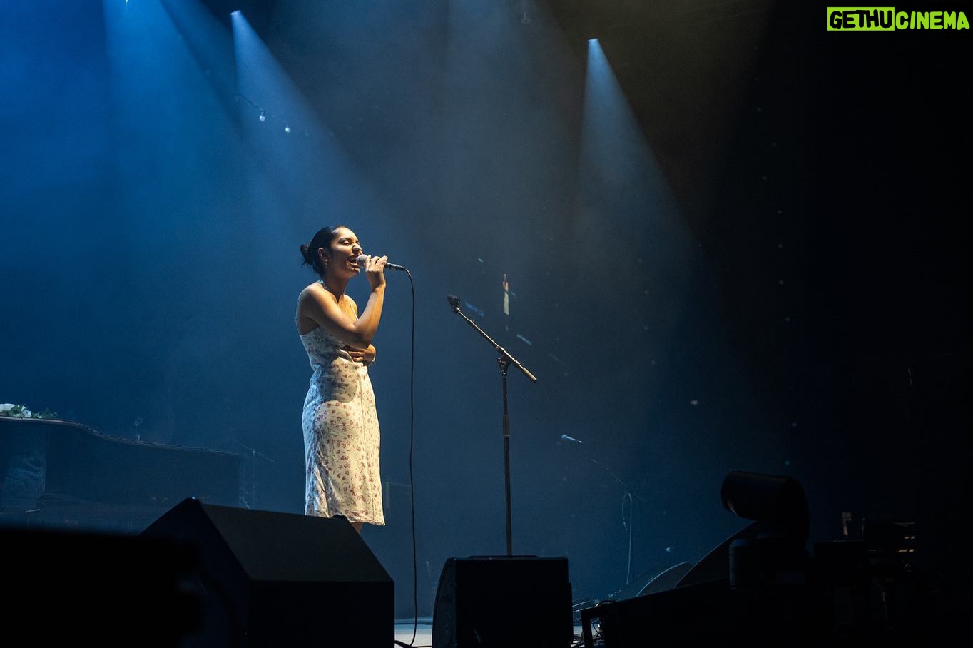Sarah McLachlan Instagram - A special start to the tour - I had the pleasure of having a handful of students and alumni from the @sarahschoolofmusic be my opening act! Thank you to @nirvie.sings, Prince and Angelaica, Jayden and Ashton, and @ahsia.wav. I am so proud of you all. XoS #FTE30TOUR