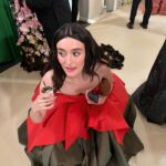 Sarah Pidgeon Instagram – What a whirlwind of a gorgeous night. @christopherjohnrogers made me feel like a real life flower and @misha212, @brianfisherhair, @chloehartstien, and @christinachanel wrapped everything up with a perfect bow. 

@stereophonicplay finished taping Fallon at 6 and @julianakdc and I got out of the 70s and into Garden of Time in an hour flat thanks to such genius teams. Then we got to celebrate with @jimmyfallon, enjoyed some donuts, and ended the night at the piano thanks to @sofiacoppola 

Thank you @voguemagazine for hosting such an incredible night and @AmazonFashion for having me, it was so special to celebrate the evening with them as they were my first tv family with The Wilds. Always grateful to @thegershagency, @anoncontent , and @wolfkasteler — I wouldn’t be anywhere near the met without them 🌸🌸🌸