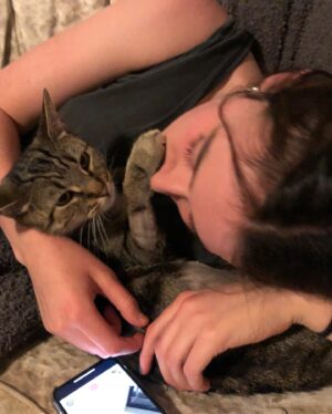 Sarah Pidgeon Instagram - My New Year’s kisses. We’re a throuple. @minnow @tinkywinky
