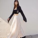 Sarah Stephens Instagram - These dreamy chiffon trousers paired with my favorite staple pieces from COS’ latest Atelier collection @cosstores_au 🖤