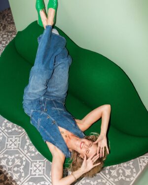 Sarah Wright Instagram - I fell in love with this brand and the Women that created it years and years ago. I have watched them create, grow and build the most amazing community. One of the questions they asked me was: HOW DO YOU LIVE LIFE IN FRĒDA? And my answer: 
“I’m not sure I live life without FRĒDA, hahaha.…. The FRĒDA style and brand is a fashion muse for me. I look to the IG and emails to get ideas on styling and LOVE the community FRĒDA has created. I think that is something that sets your brand apart from so many others. It feels personal to wear FRĒDA.” Stay tuned for info on our IRL event with @fredasalvador @broad_ideas_pod and @themotherdazepodcast in San Francisco!!! Check out my full interview at the link in my bio. ✨💓🙌🏻 major shout out to @striiike @streicherhair @jennstreicher @kristiestreicher and @nickisebastian for your most amazing photos!!! @addie_stohler (thank you for all the love!!!)