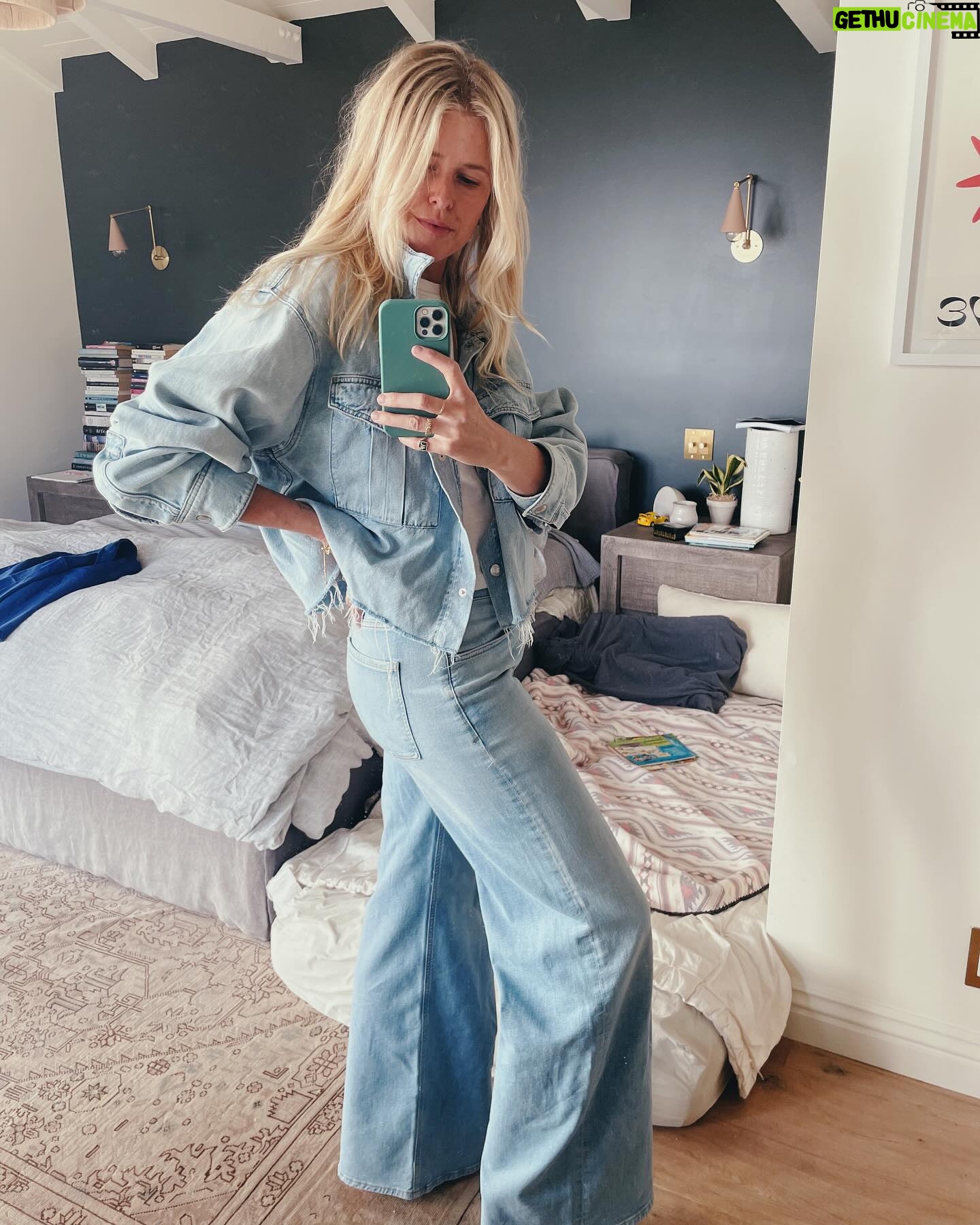 Sarah Wright Instagram - Endlessly blown away by @citizensofhumanity and their dedication to Mother Earth. This spring they have launched their regenerative cotton collection inspiring and leading by action. They have also come out with their no.16 issue of #humanitymagazine delving into the power of regeneration!! To quote the brand “Regenerative agriculture is one of the greatest tools and opportunities for reversing the effects of climate change while increasing soil fertility, replenishing fresh water, and improving human health. Our Regenerative Cotton Program works directly with farmers in the United States and abroad and supports the growth, education, and adoption along the continuum of regenerative agriculture. We are proud to introduce the pioneering cotton from our program into our Spring collection, marking a significant stride towards environmental stewardship by improving one of the most chemical intensive and soil degrading systems of agriculture - growing cotton.” Thank you for your leadership and for making the best denim always! This magazine is incredible @jaredfreedman_ @citizensofhumanity ✨✨🙌🏻🙌🏻