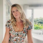 Sarah Wright Instagram - Wearing some of my favs from the most romantic @shopdoen first chapter of spring collection. ✨✨Link in my bio and stories. First photo by Esmé 🌸