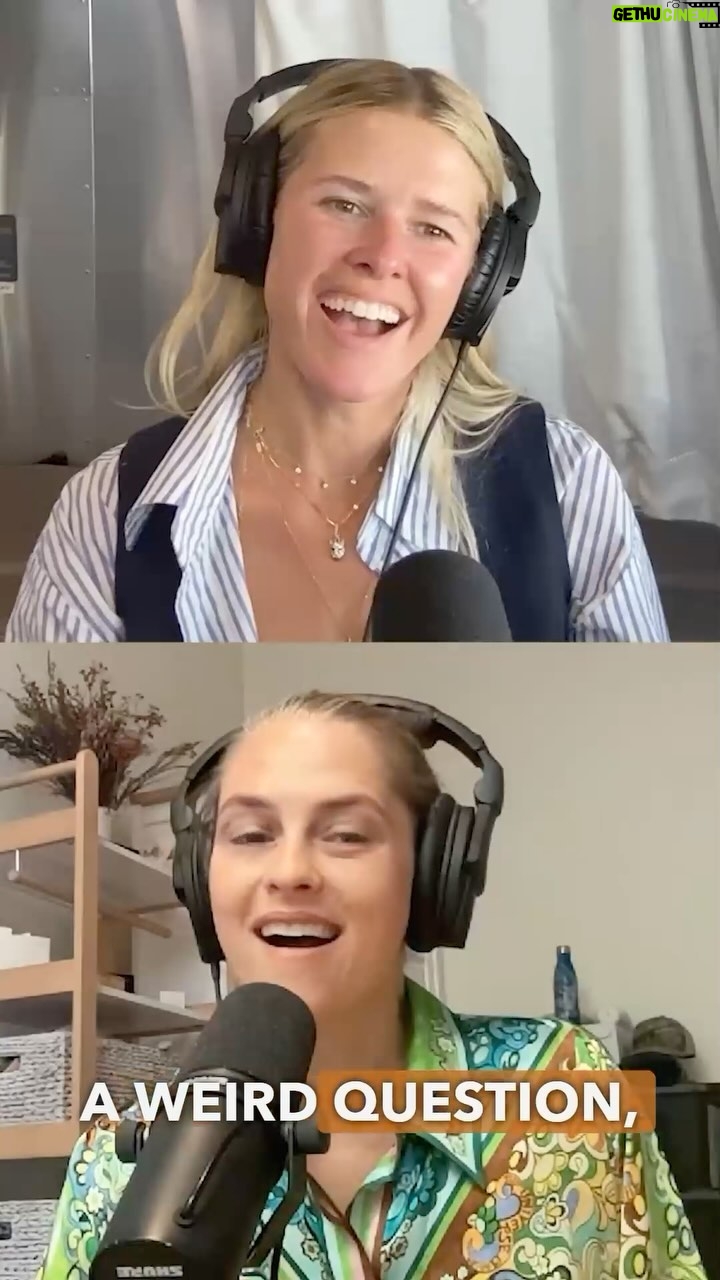 Sarah Wright Instagram - You asked and we DM’d Spirit Baby medium @emilythemedium and told her how much our Dazeys would love for her to come on @themotherdazepodcast !!! This episode is so special - we cry and giggle and feel the beauty of connection to the other side. I hope this episode touches your heart the way it did ours and opens your mind to the magic. Linked in my bio.