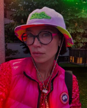 Sarain Fox Instagram - Life in colour. 🎨 

Thanks @westernusc for having me. 

Wearing: 

Skirt by @zazegaakwe 
Hat, Fanny pack and vest by @canadagoose 

#liveintheopen