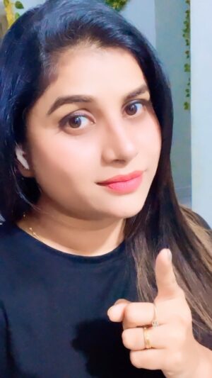 Saraswathi kuna Instagram - Edi bayya prapancham
