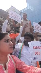 Saraswathi kuna Instagram - Mega DSC kosam Vishakapatnam lo Dharna @realyssharmila @indianyouthcongress @rahulgandhi