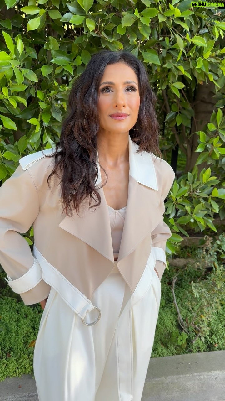 Sarayu Blue - 3 Likes - What an incredible night at the #Expats Summer Nights #FYC event!!
Thank you to all who came out!! It was so fun getting to meet and chat with all of you. And thank you @jenelleriley for moderating the hell outta our panel and being delightful AF.
Also shoutout to @primevideo for putting on such an amazing event and @chefanthonywang for the insanely good food!! The amount of talent in the Wang family is UNREAL.
And yes, I’m always dancing.
💃🏾 😂💜
Styling: @jasonrembert
Asst: @ww.ilt x @mrjla
Hair: @eduardomendezhair
Makeup: @theginagmakeup
Suit: @adeam