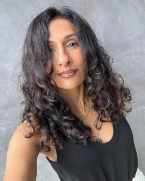 Sarayu Blue Instagram - Happy #AANHPI heritage month I had a good hair day and if you know me you know I celebrate those without abandon. As the gods would want me to do. ✨💫✨