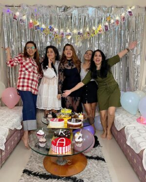 Sarika Dhillon Instagram - Nothing but love for my fav gals❤️