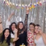 Sarika Dhillon Instagram – So grateful for another year and u all❤️
🎂 🎂🎂
I’m so happy that this year I can spend my
birthday with family and friends❤️
Thank you everyone for
making another year of my birthday so special🥳
#happybirthdaytome🥳
🌸🌸🌸🌸🌸