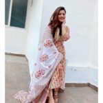 Sarika Dhillon Instagram – Wearing- @_lovestrings__ ❤️