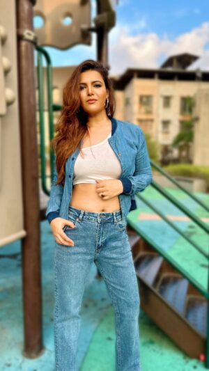 Sarika Dhillon Instagram - they be mad at you because THEY messed up the bond with you🤷🏼‍♀️
.
.
.
.
#SAREEKA 
#blessed 
#livingmylifemyway🤙🏻