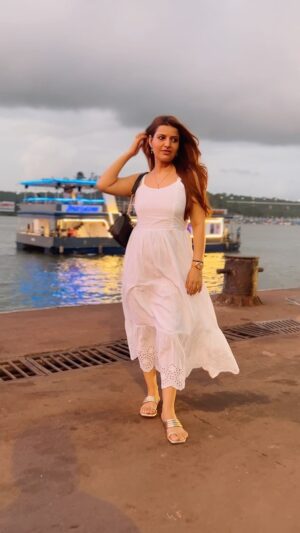 Sarika Dhillon Instagram - Tujhko jo paaya 
  toh jeena aaya❣️
.
.
.
.
#sareeka#blessed#livingmylifemyway#gratitude#love#goadiaries#daysfullofbliss🫶🏻