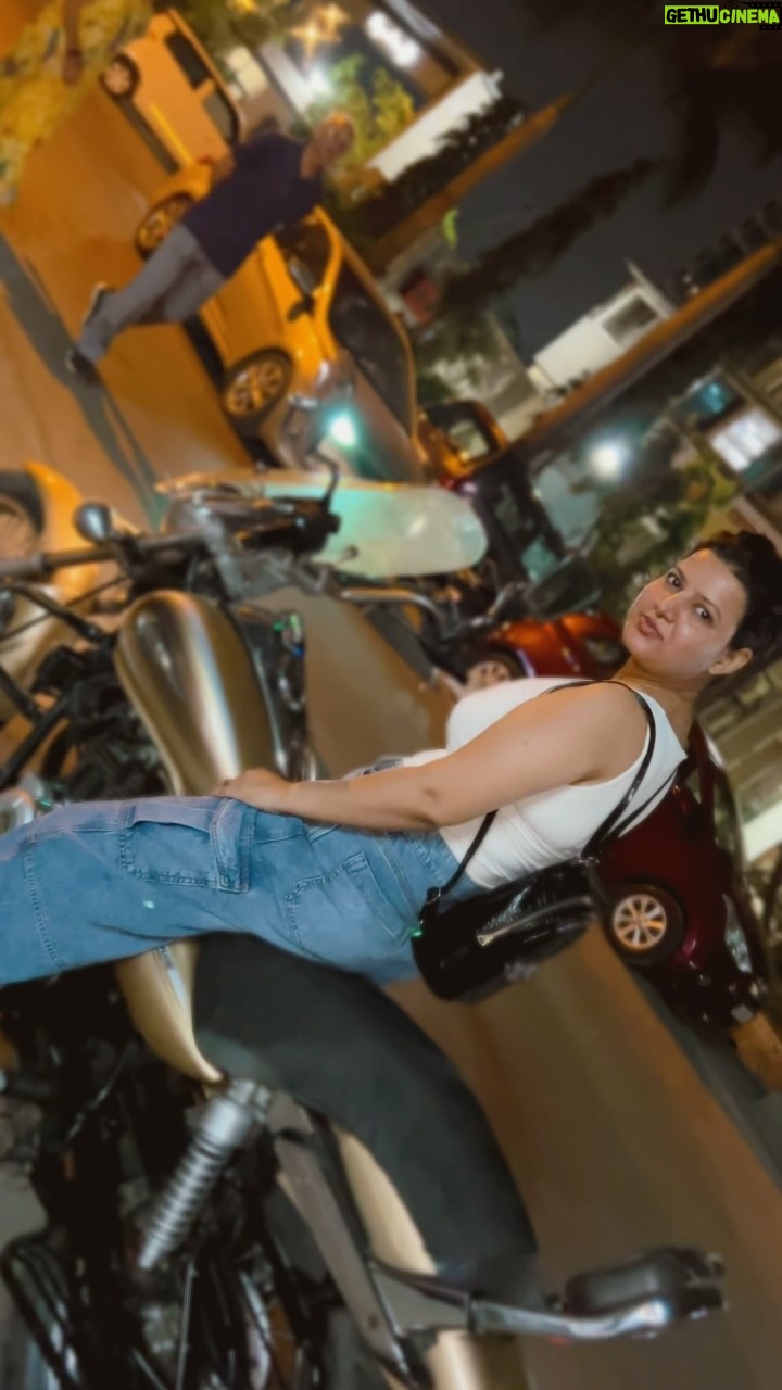 Sarika Dhillon Instagram - CHARACTER IS HOW YOU TREAT THOSE WHO CAN DO NOTHING FOR YOU❣️ . . . . . #sareeka#blessed#happyme #newinterest#bike#newyear24 #newhobby