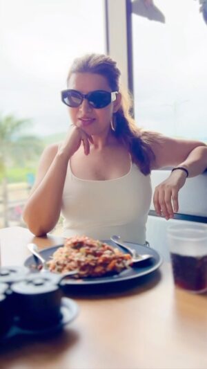 Sarika Dhillon Instagram - Har Roz ke cheat meal😭 

Kab sudhrugi mai 🦁