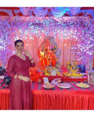 Sarika Dhillon Instagram - Aashirwad🙏🏻 
.
.
.
.
Wearing- @indya