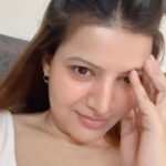 Sarika Dhillon Instagram - Haan, meri hi baat horhi hai🤣Acha lagta hai Muje ,bot mazaa ata hai Bina alarm ke uthne me🦁🥳