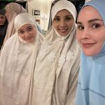 Sarimah Ibrahim Instagram – Lovely terawih with the fam 💚🥰🤲🏻🤲🏻 Alhamdulillah for every blessing and rezeki. May everyone be kept healthy happy and safe. 🤲🏻

#jaafarclan #nadzimiddinclan #mudzaffarclan @tengkualana @t.a.j.j @heidihanif @yimbosauce @aliabastamamkl @alianaq1226 @alia6astamam @tunkunadia @tengkual @tpj_n9 @tunkumyra @jamienx200t @marisasoraya @ninakazman @tmalauddin