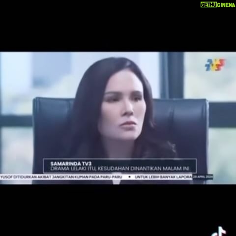Sarimah Ibrahim Instagram - Lelaki Itu ialah sebuah siri drama televisyen Malaysia tahun 2024 ditulis oleh @ermafatima . Arahan oleh @alongkamaludin dan @nursharif . Drama ini dibintangi oleh Dato’ @adpadiputra , Che Puan @sarimahibrahim , @nadia.brian , sophiekoshka , @missfazura , @kupu_kupu , dan @aedyxashraf . Siri ini memulakan tayangan perdana di @tv3malaysia melalui Slot Samarinda dan @tontonmy #lelakiitu #dramalelakiitu #teamqaidah #sarimahibrahim #sarimahibrahimfc #tv3 #tv3malaysia #tonton