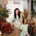 Sarimah Ibrahim Instagram - Thank you to @mstaronlineofficial for the delightful invitation to your “Terpaling Syawal Mstar” open house event! 🏡💚 @niezamabdullah @sarimahibrahim.fc Makeup by @epie_temerloh Baju @aliabastamamkl #terpalingsyawal #mstar #raya #raya2024 #terpalingsyawalmstar #sarimahibrahim It was a pleasure to be a part of such a warm and welcoming gathering.