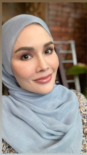 Sarimah Ibrahim Instagram - Semua orang dah lupa Qaidah yang bersama Mirza lebih 25 tahun...senang nak hukum Qaidah.. siapa yang mulakan semua ni..? 😭🫵🏻💔 Kenapa Mirza tetap dengan Qaidah? Untuk harta?
Kenapa Mirza tidak membimbing Qaidah? 

Siapa yang menipu? Siapa yang sorok perkahwinan mereka? Siapa yang lepaskan Sya sampai dia jalan sorang2 tengah malam? 
Siapa yang datang rumah Qaidah Merayu Untuk PISAHKAN mereka??? 

Of course dua lagi bini tu boleh berbaik. Masing 2 pernah menipu dan merampas kebahagian seorang isteri 💔😭
#lelakiitu @tv3malaysia @tontonmy @dramasangatmy  #dramaviral #qaidah
