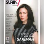 Sarimah Ibrahim Instagram - ❤️🤲🏻 Thank you @suria7.my @slenfadzil Sharifah Qaidah is the talk of the town. It never shine without Che Puan @sarimahibrahim Dapatkan edisi cetak u all di Secret Recipe, AEON atau 7E juga order di kedai suria (www.suria.my) Edisi digital pula muncul mulai minggu depan di www.suria.my 💔💔💔 Jom dengar Sarimah Ibrahim LIVE di SuriaFM jam 12.30 tgh hari esok dgn Kai Hassan! @tv3malaysia @dramasangat @tontonmy @whois.q_ @atifah818 @sarimahibrahim.fc 💔💔💔 #LelakiItu @sarimahibrahim #TV3 #SharifahQaida #fyp #fypシ